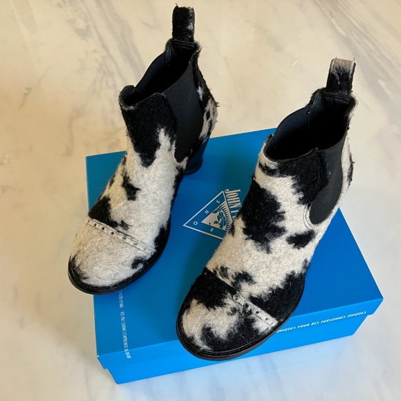John Fluevog x Anna Sui Faux Furry Cow Print Booties US 9.5 EU 40 WITH BOX - Picture 2 of 9
